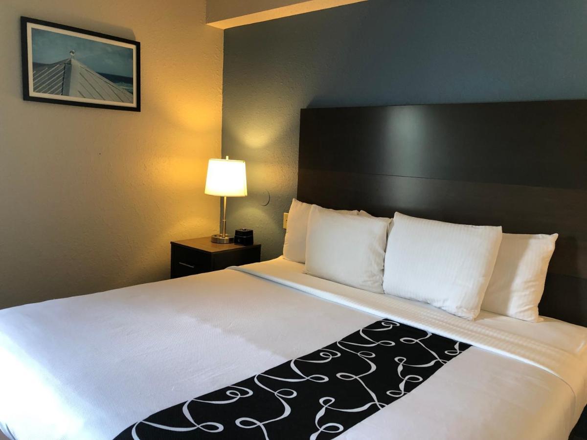 La Quinta By Wyndham Pcb Coastal Palms Hotel Upper Grand Lagoon Bagian luar foto